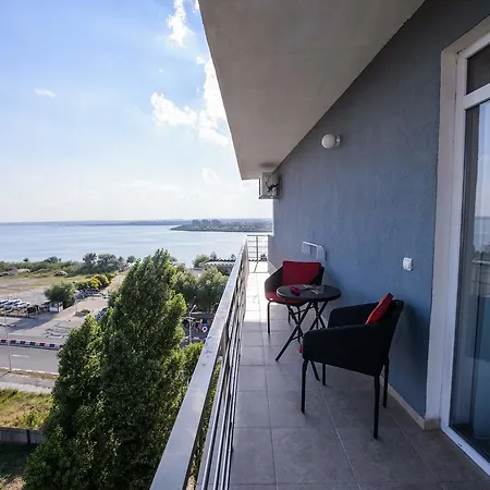 Magnum Aparthotel